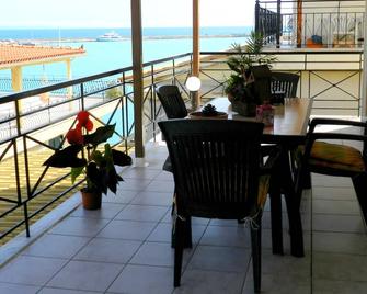 Port View Apartment - Zakynthos - Balcó