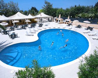 Hotel Califfo - Quartu Sant'Elena - Piscina