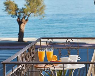 The Gardens Gallery Hotel - Xylókastro - Балкон