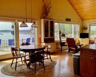 City Point Beautiful Cottage on Old Harbor - Vinalhaven - Restaurante