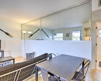 Pet-Friendly Cape Canaveral Condo Near Beach! - Cape Canaveral - Dining room