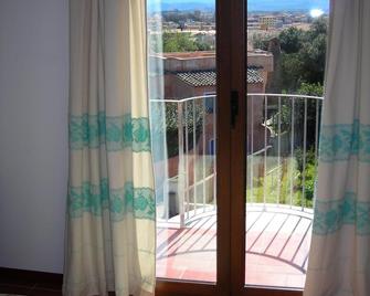 Bed & Breakfast Dessole - Olbia - Balkon