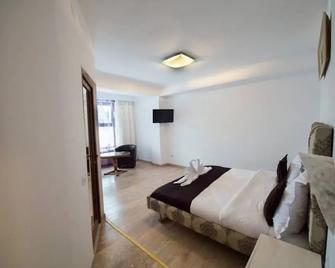 Pensiunea Alexandra - Predeal - Bedroom