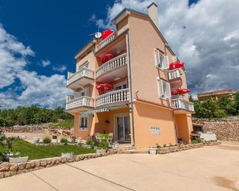 Apartments Villa Americana - Jadranovo - Edificio