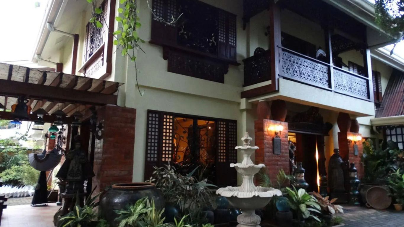 Alona Tropical Beach Resort