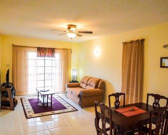 Kingston Guest Apt at Plantation Springs - Kingston - Sala