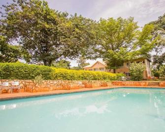 Jinja Safari Hotel - Jinja - Pool