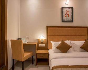 Hotel Shambuji - Thāne - Bedroom