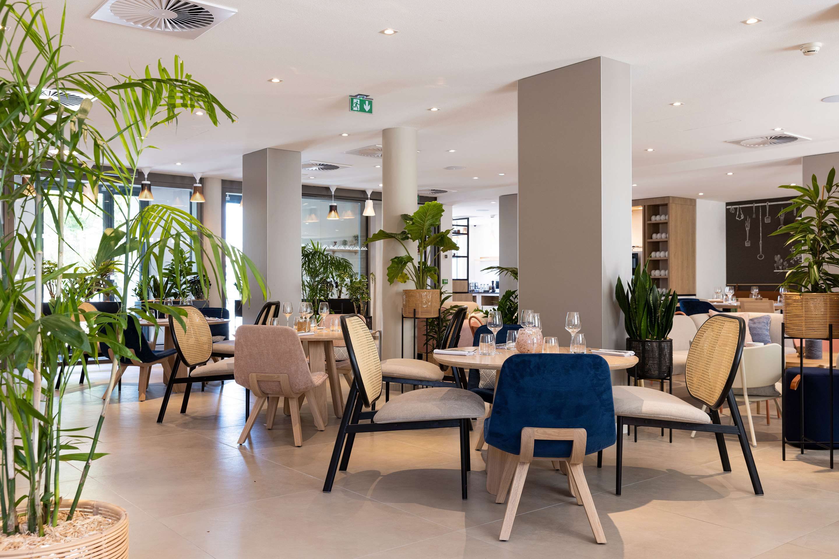 Hilton Garden Inn Tours Centre - טור - מסעדה