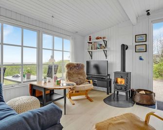 1 bedroom lovely home in Brenderup Fyn - Middelfart - Living room