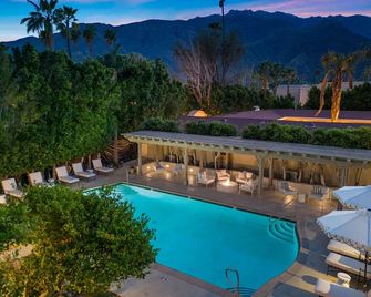 Desert Sun Resort (Clothing Optional Resort) - Palm Springs - Pool