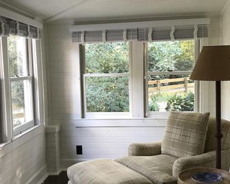 Award winning fully restored 1930's cottage in historic Aiken SC - Aiken - Living room