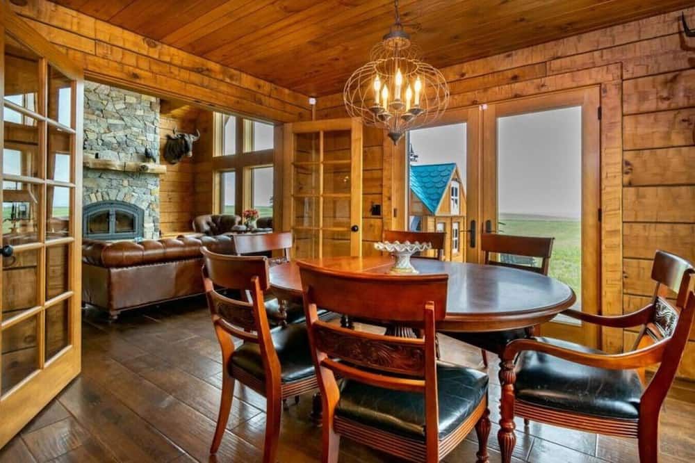 Tranquil 4-bedroom Glacier View Getaway Montana - Cut Bank - Dining room