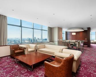 Renaissance Shanghai Zhongshan Park Hotel - Shanghai - Living room