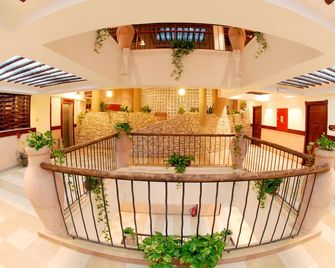 Al Liwan Suites - דוחה - לובי