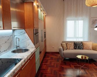 Suite 51 Luxury home - Pescara - Kitchen