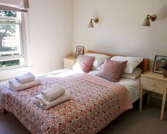 Stunning New Forest Cottage Close To Pau - Ower - Bedroom