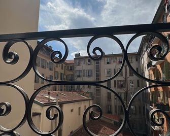 Altea Hostel - Niza - Balcón