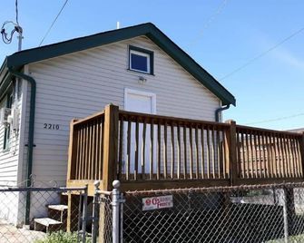 Cozy Studio Cottage on 'The Hill,' walkably close to everything! The Zoo, Park!! - St. Louis - Gebäude