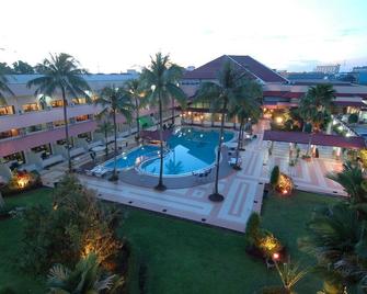 Kapuas Palace Hotel - Pontianak - Pool