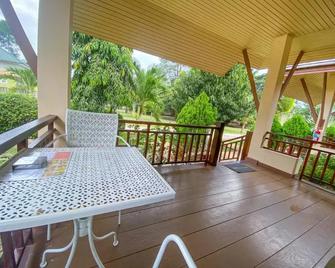 Chaithalay Khanom Resort - Khanom - Varanda