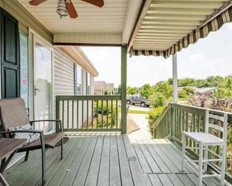 Cozy & Spacious near Lee Univ - Cleveland - Balcony