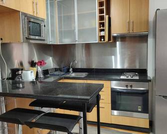 Cozy 2BR Retreat in Las Condes Prime Location - Santiago - Kitchen