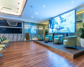 Best Western Premier Hotel Royal Santina - רומא - טרקלין