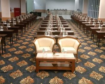 Luxury Inn Arion Hotel - 雅加達 - 會議室