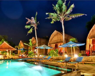 Sunset Coin Lembongan - נוסה פנידה - בריכה