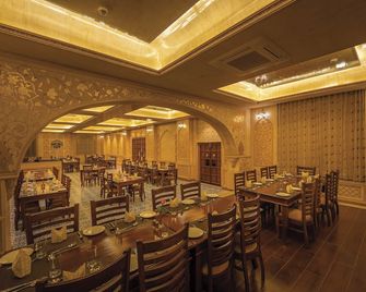 R Chandra Palace - Chaumu - Restaurante