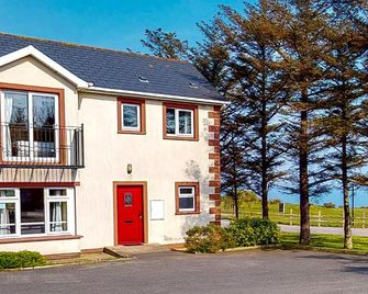 Seacliff Holiday Homes No 12 by Trident Holiday Homes - Dunmore East - Building