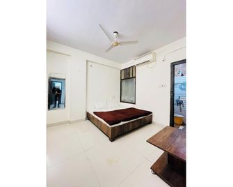 Satkar Home Stay - Ujjain - Building
