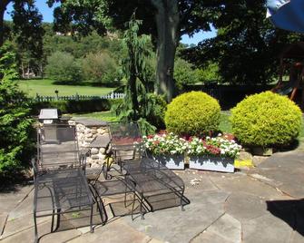 Sparta, Nj - Lakeside Retreat Only An Hour Away From Nyc - Sparta - Patio