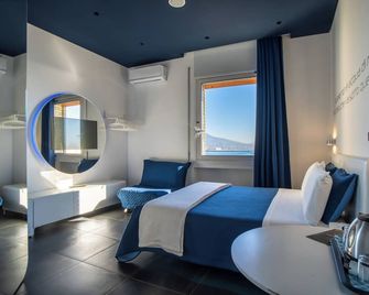 Skyhouse Beverello - Naples - Bedroom
