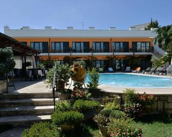 Hotel Cuor Di Puglia - Αλμπερομπέλο - Κτίριο