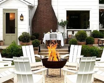Picture Perfect Greenport Cottage - Greenport - Patio