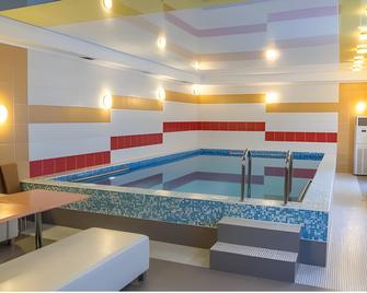 Hotel Narciss - Izhevsk - Pool