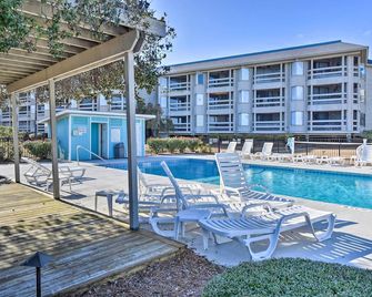 Relaxing Harbor Island Condo Walk to the Beach! - Saint Helena Island - Pool
