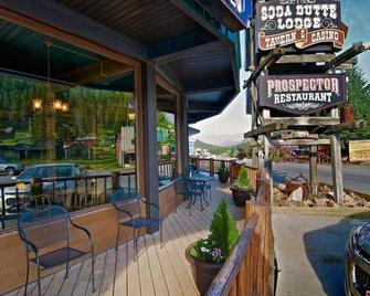 Soda Butte Lodge - Cooke City - Patio