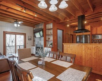 Cozy Brock Creek Cabin near Chattanooga - Signal Mountain - Dining room