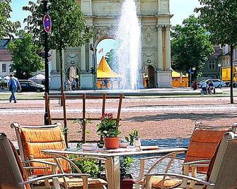 Hotel am Luisenplatz - פוטסדאם - פטיו