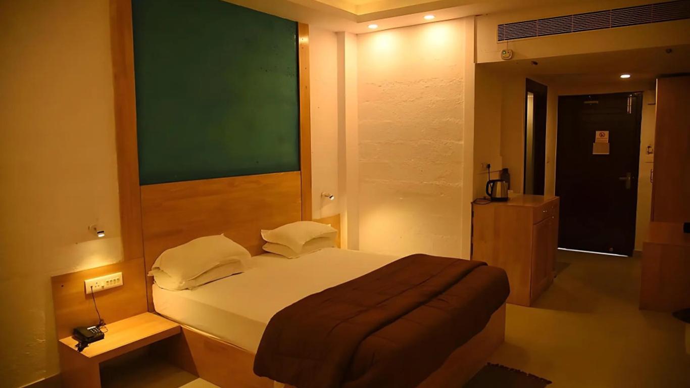 Coconhuts Beach Resort