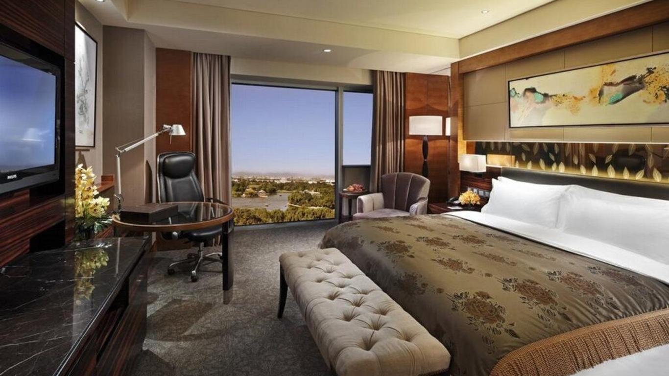 Lake View Hotel