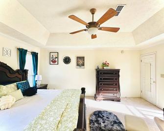 Elegant Cozy Master Suite, Mgm! - Montgomery - Bedroom