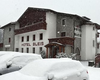 Hotel Bleis - Ponte di Legno - Building