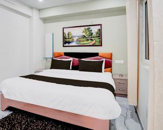 Hotel O by OYO Sunrise - Lucknow - Κρεβατοκάμαρα