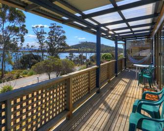 Sommers Bay Beach House - Eaglehawk Neck - Balcony