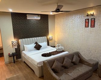 Elim Resorts - Bengaluru - Bedroom