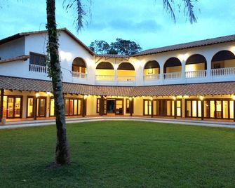 Casa Titik - Balok - Building